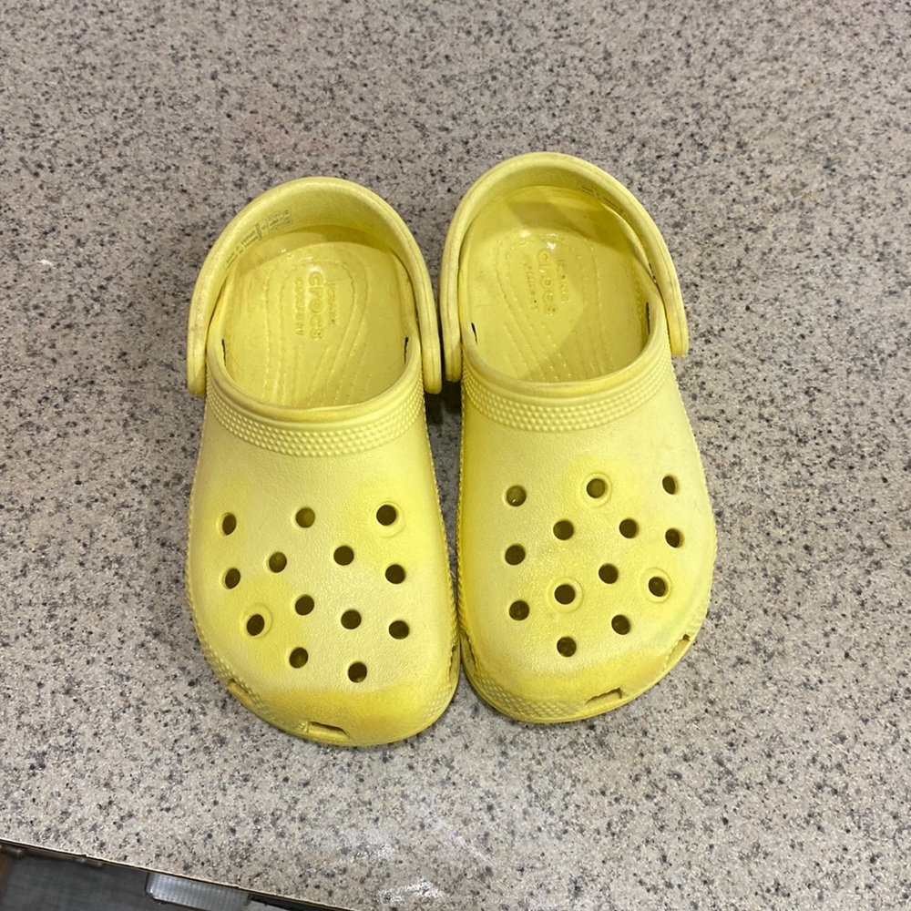 Crocs Banana Yellow toddler size 9